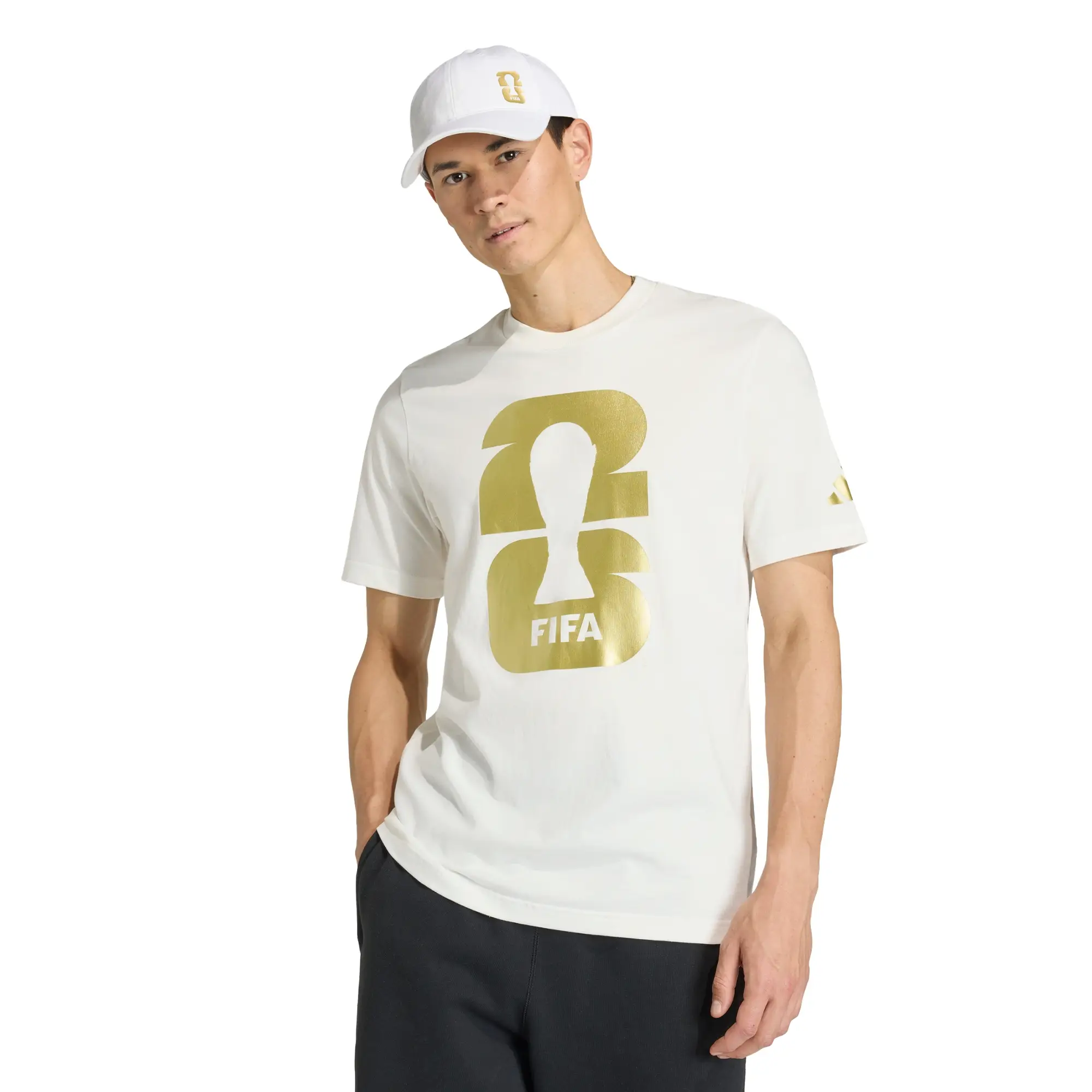 Playera Emblema Oficial Copa Mundial FIFA 26™ adidas Futbol Unisex KB3703